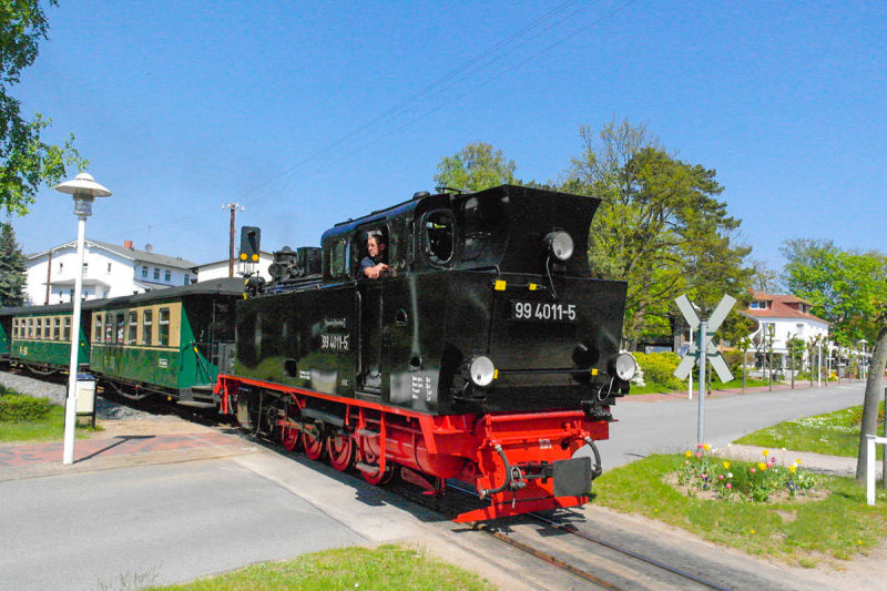 Der Rasende Roland fährt durch Baabe